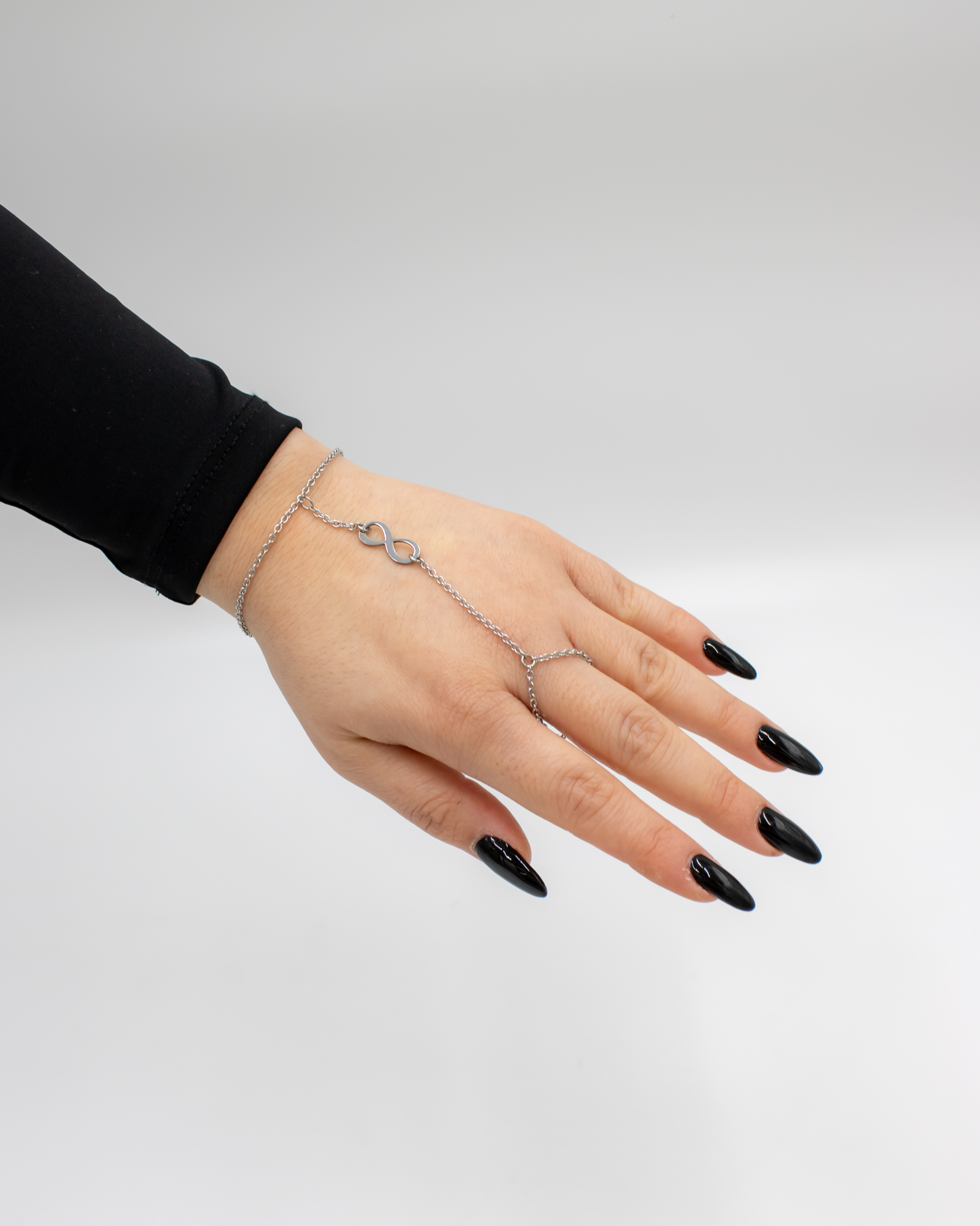 Infinite Twist Handchain 2